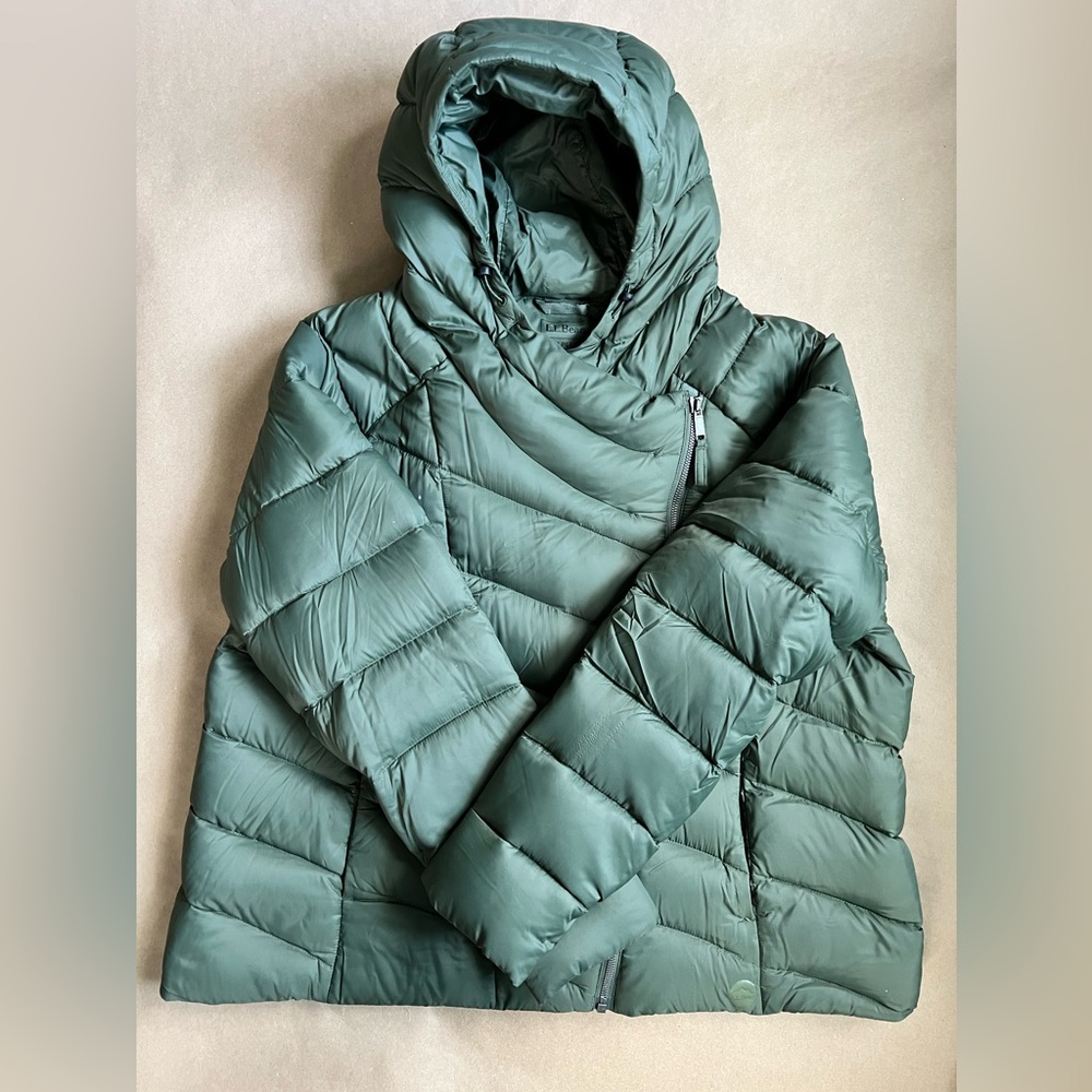 L.L. Bean Women's Green Puffer Jacket